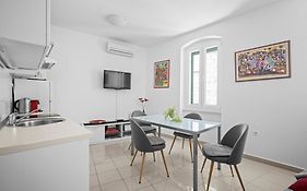 Apartment Bose